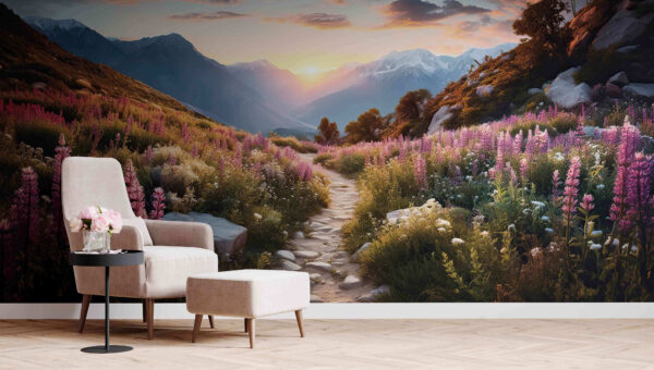 Út a hegyeken keresztül virágokkal Út a hegyeken keresztül virágokkal