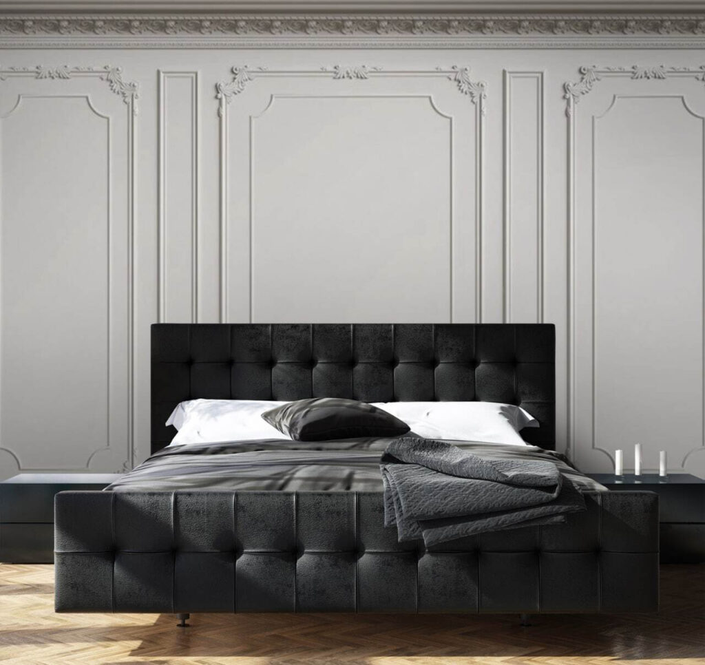 White wall with molding White wall with molding