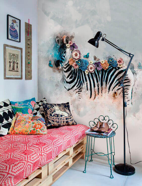 Zebra virággal a fején