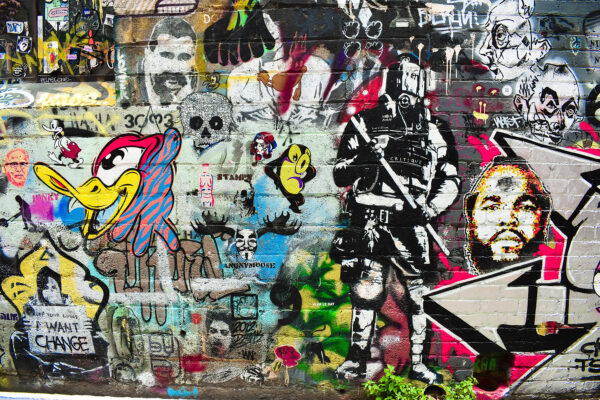 Graffitivel borított fal Graffitivel borított fal