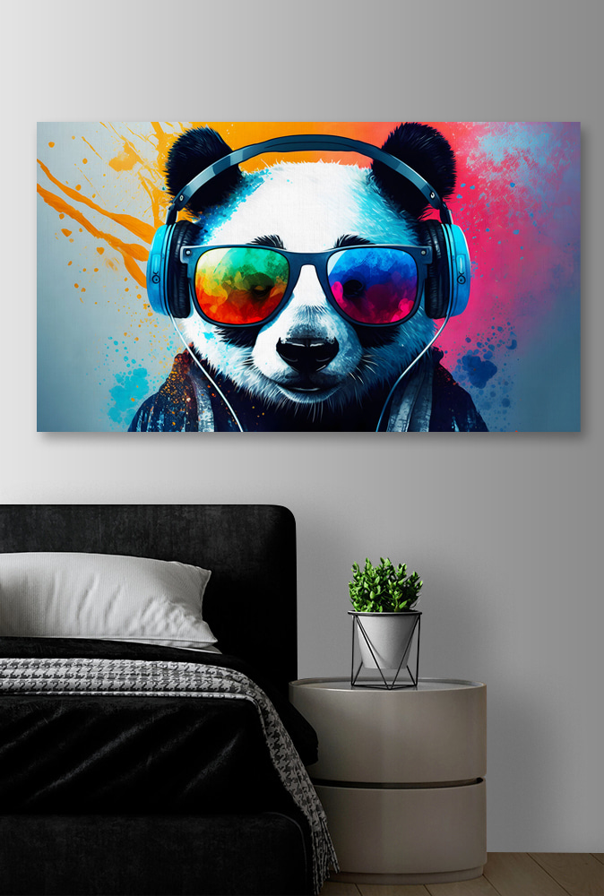 Fejhallgatót és napszemüveget viselő panda