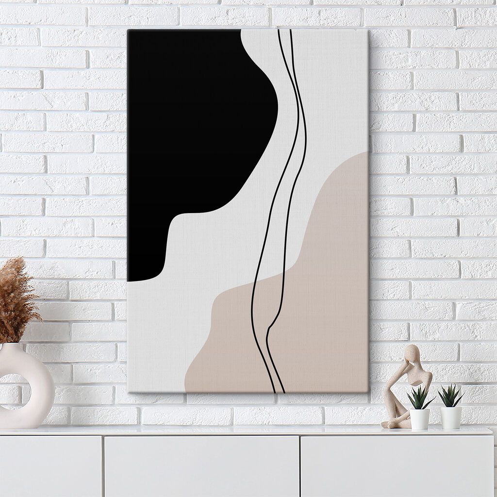 A black and white image of a necklace A black and white image of a necklace