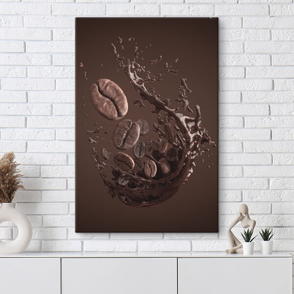 Vászonképek Kávébabok, amelyek folyadékba esnek