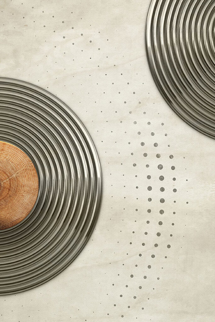 A circular metal rings with a brown circle