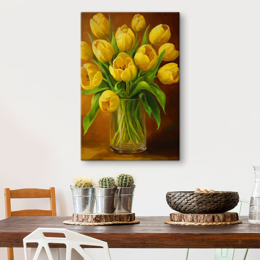 Sárga tulipánok festménye üvegvázában