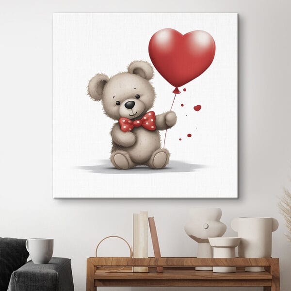Teddy mackó, kezében egy szív alakú lufi Teddy mackó, kezében egy szív alakú lufi