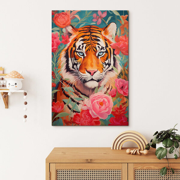 Egy tigris festménye virágokkal körülvéve Egy tigris festménye virágokkal körülvéve