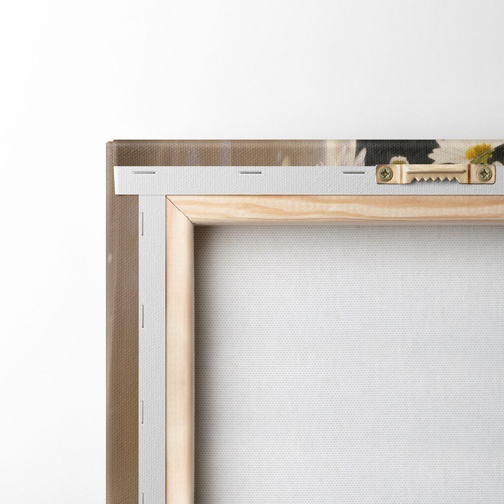 Bouquet of daisies in a glass vase