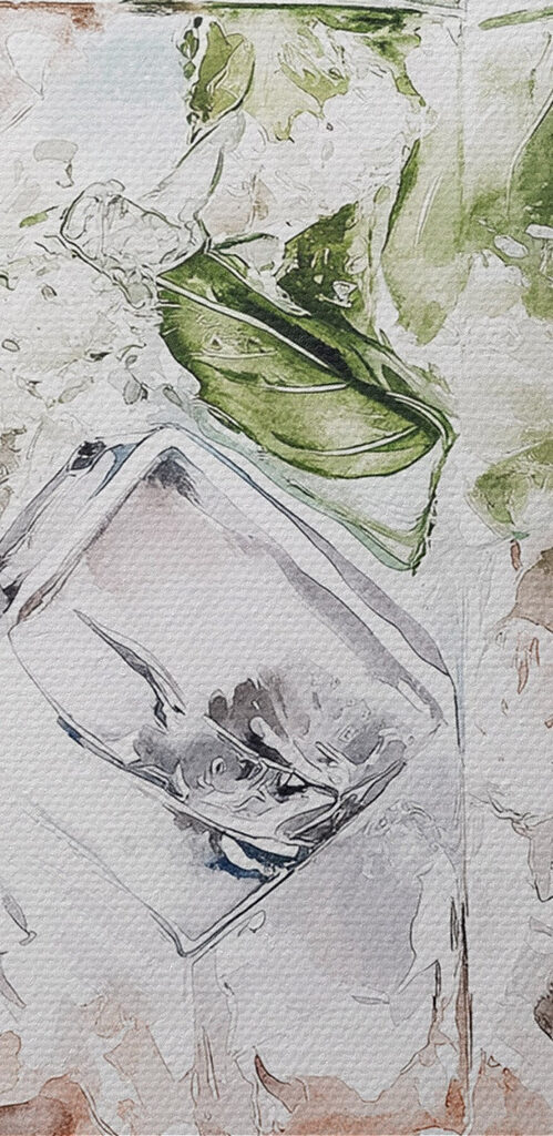 Glass with ice and lime on top