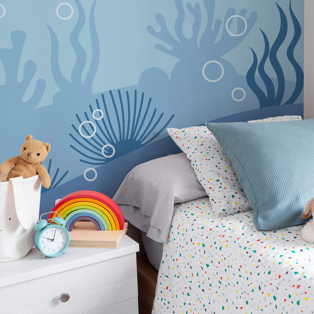 Kék és fehér víz alatti jelenet Kék és fehér víz alatti jelenet