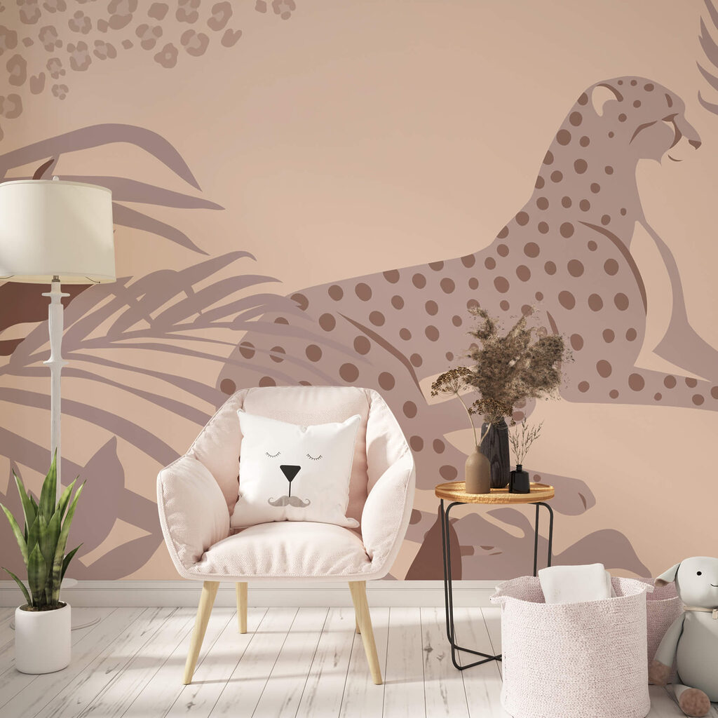 Gepárd fekvő növényekkel