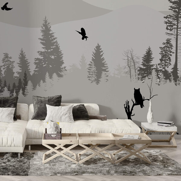 Madarak repülnek egy havas hegy felett