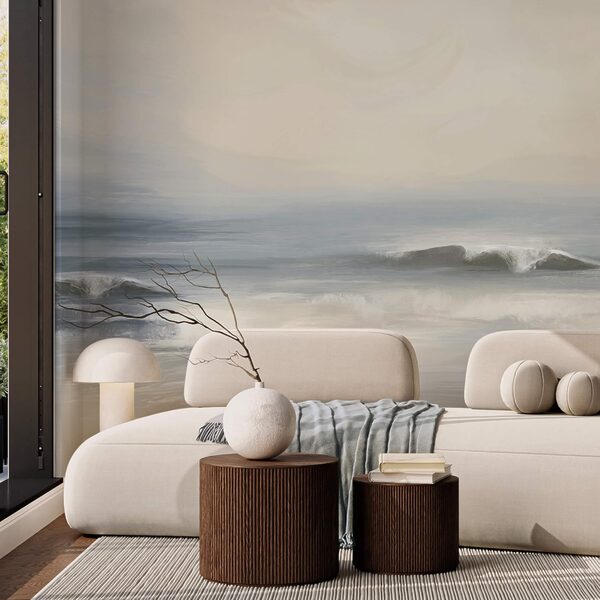 A hullámok a parton törnek