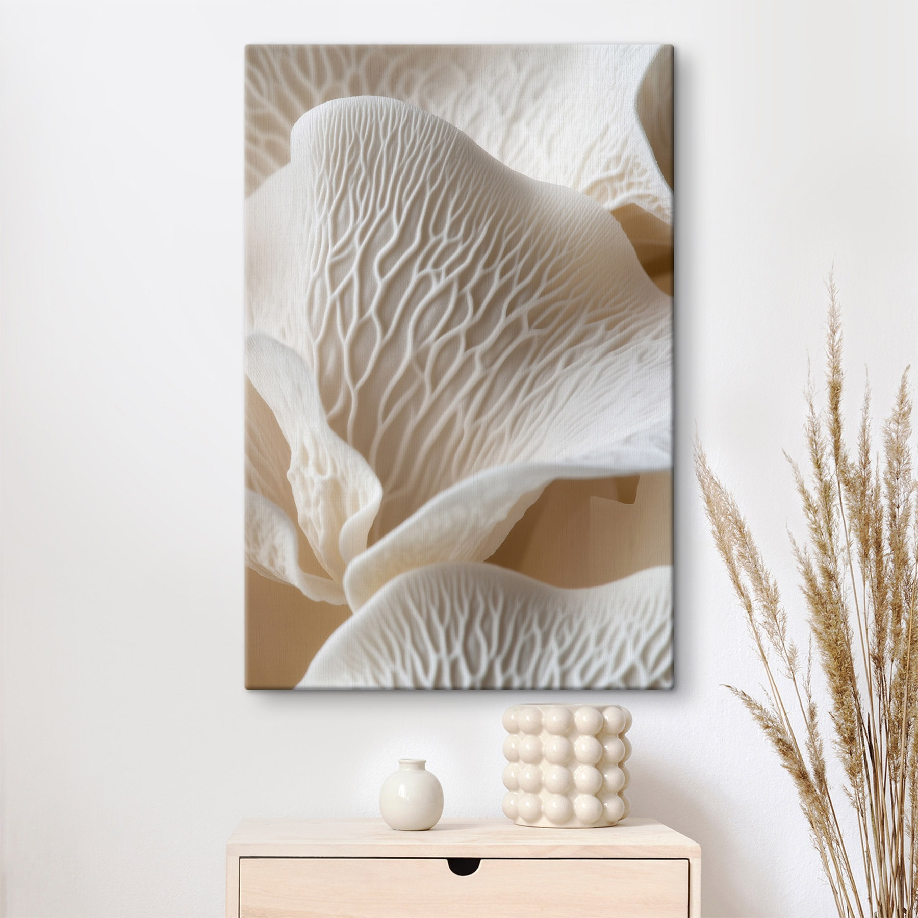 Delicate layers in graceful formations
