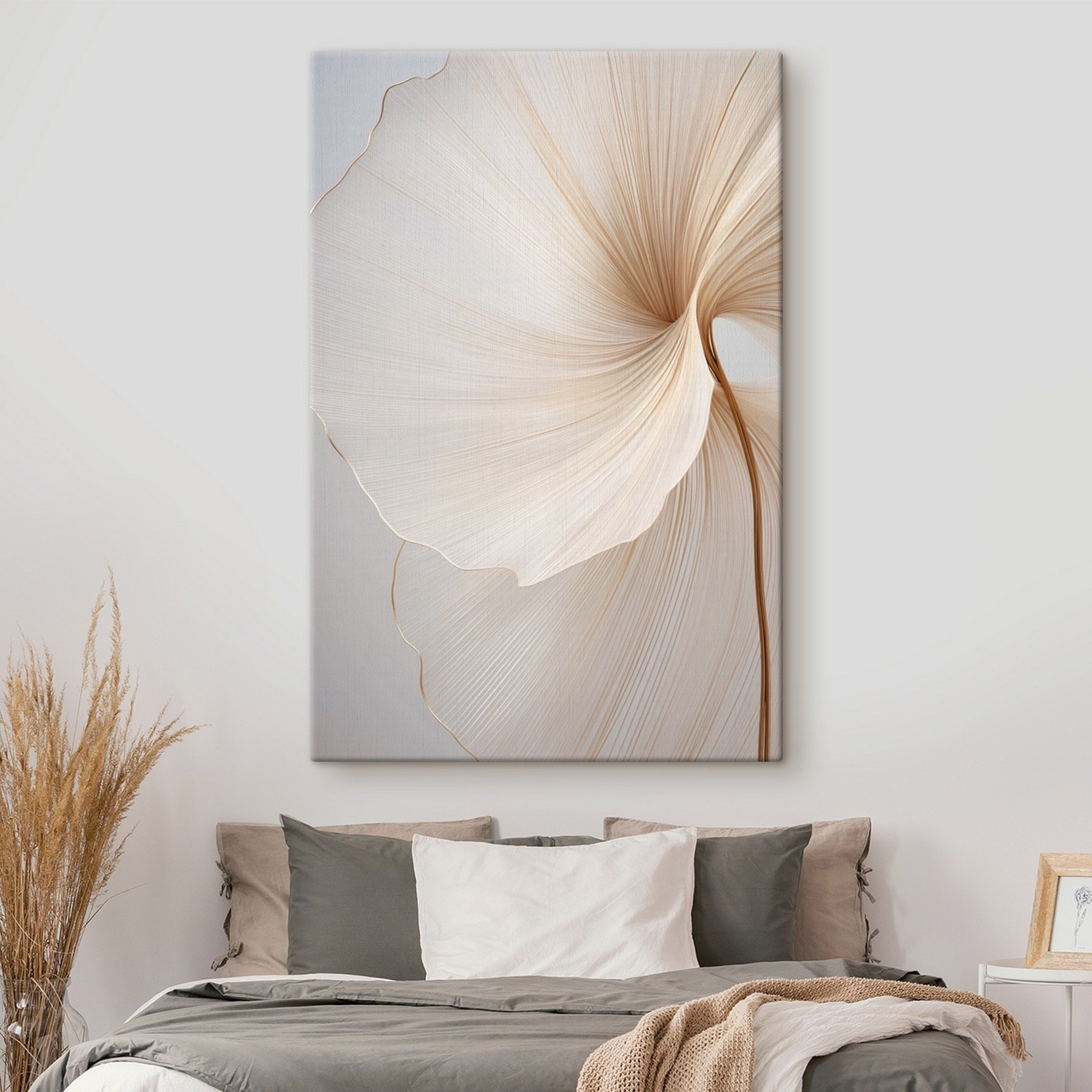 Delicate curves in soft tones