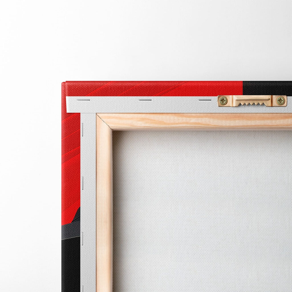 Woman wearing a hat and sunglasses