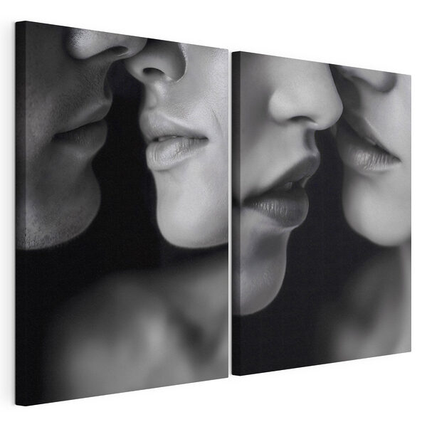 Intimate moments captured in monochrome Intimate moments captured in monochrome